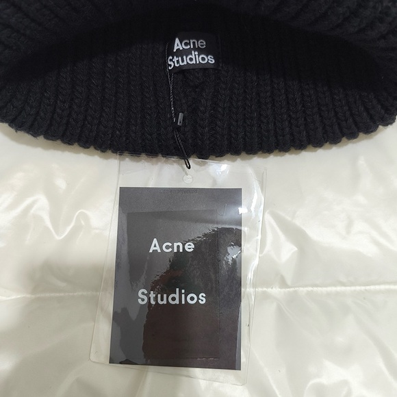 Acne Studios Smiley Face Logo Knit Hat - Picture 5 of 5